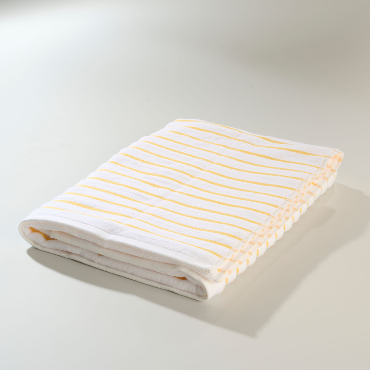 03 12 0037 Toalha de Praia Breton Stripes Me Branco Amarelo 001.jpg